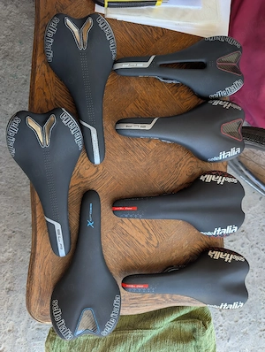De vânzare șei Selle Italia carbon noi 