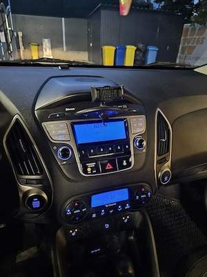 Hyundai ix35 2.0 crdi 4wd AUTOMAT  - imagine 6