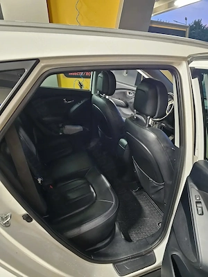 Hyundai ix35 2.0 crdi 4wd AUTOMAT  - imagine 4