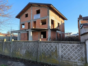 VILA (la roșu) P+1E+M, 265mpu, TEREN 871mp, CHIAJNA-Vlad Țepeș