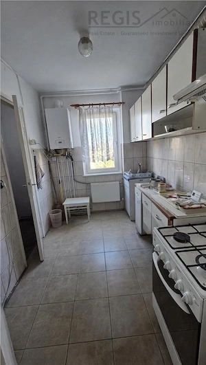 Apartament 3 camere, 2 balcoane si debara-zona Astra - imagine 8