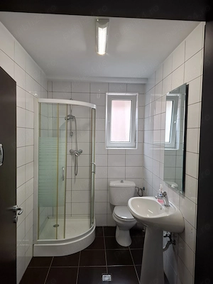 Proprietar inchiriez parter casa - imagine 3