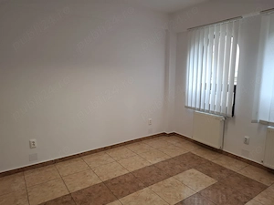 Proprietar inchiriez parter casa - imagine 5