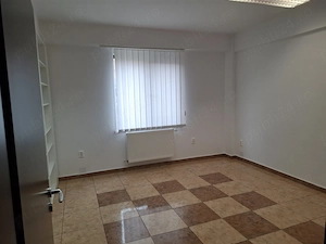 Proprietar inchiriez parter casa - imagine 6