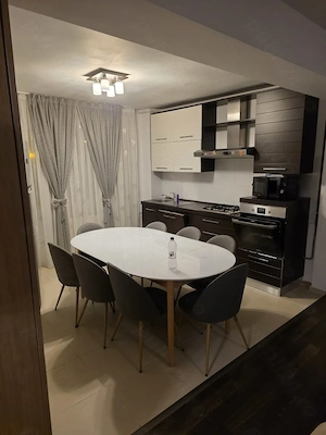 Închiriez apartament 3 camere, str. Pompiliu Clement Piatra-Neamț, 92 mp, an construcție 2011 - imagine 2