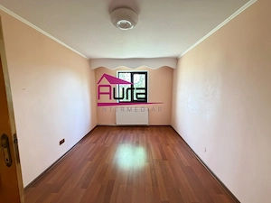 Apartament 3 camere zona Vest - imagine 7