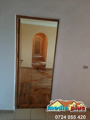 Apartament 3 camere de vânzare   Micro 16 suprfatață totală 70 mp,  preț 57.000   - imagine 3