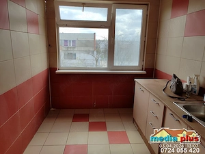Apartament 3 camere de vânzare   Micro 16 suprfatață totală 70 mp,  preț 57.000   - imagine 2