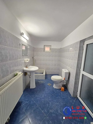 DE ÎNCHIRIAT: CASĂ SPAȚIOASĂ P+M | 6 Camere (Capacitate până la 15 persoane) | Ultracentral  - imagine 3