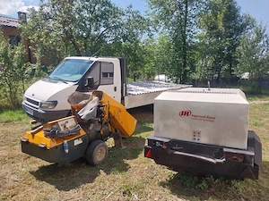 Camionetă + Poampa pentru sape