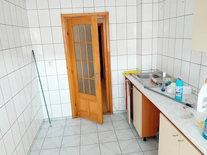 Ap 3 cam B-dul 9 Mai (Spatiu Comercial) 80mp parter centrala termopan - imagine 6