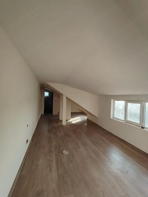 vând apartament cu 2 camere+mansardă  - imagine 6