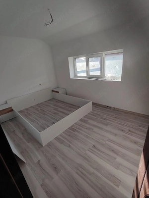 vând apartament cu 2 camere+mansardă  - imagine 4