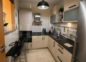 Apartament 2 camere, decomandat, parcare si boxa, zona Avantgarden - imagine 3