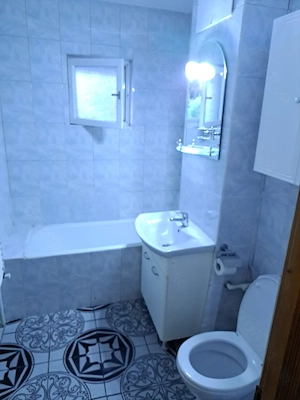 Inchiriez apartament 2 camere , etaj 2 langa Kaufland Calea București si strand Sanziana - imagine 5
