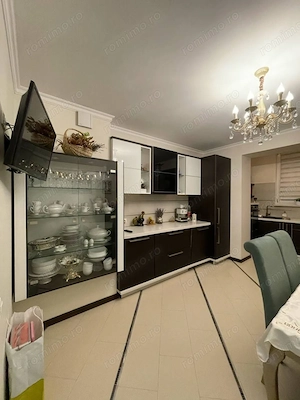 Oferim  pentru inchiriere un apartament de 3 camere situat in zona Giulesti - imagine 5