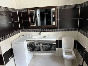 Oferim  pentru inchiriere un apartament de 3 camere situat in zona Giulesti - imagine 2