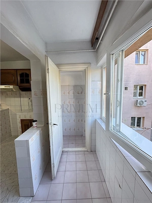 SOARELUI - 2 CAMERE - ETAJ 3 - BLOC IZOLAT - 2 DEBARALE - DECOMANDAT - imagine 5