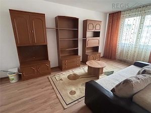 Apartament 2 camere, decomandat, cu parcare, etaj intermediar-Grivitei