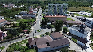                   Casă   spațiu comercial - lângă Spitalul Racovița, Mioveni