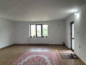                   Casă   spațiu comercial - lângă Spitalul Racovița, Mioveni - imagine 7
