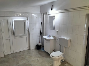                   Casă   spațiu comercial - lângă Spitalul Racovița, Mioveni - imagine 13