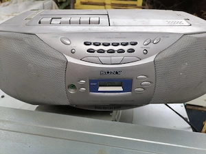 Radio casetofon și cd Sony 