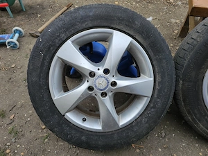Vand roți de Mercedes 215/65 R17 