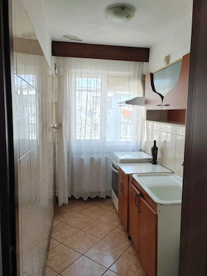 Vând urgent apartament cu 2 camere la etajul 4 - imagine 5