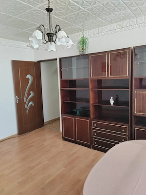 Vând urgent apartament cu 2 camere la etajul 4 - imagine 3