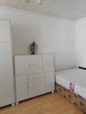 Vând urgent apartament cu 2 camere la etajul 4 - imagine 9