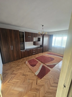 Inchiriez apartament 3 camere PB , cartier Nufaru - imagine 7