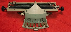 vand masina de scris pt. nevazatori BRAILLE - ERIKA - pret 800 ron 