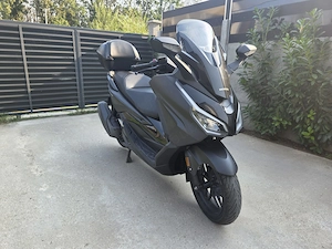 De vanzare Honda FOrza 350 - in stare foarte buna din 2023 - imagine 4