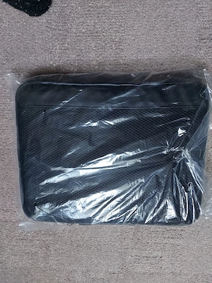 vînd geantă protecție tabletă