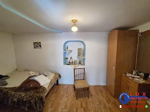 ID 6774 CASĂ DE VÂNZARE   Zona centrala, str Victoriei - imagine 9