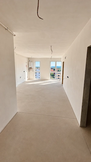 Constructor, vand apartamente 2 camere str. Tineretului, Floresti - imagine 2