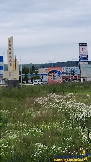 Teren intravilan 10.744 mp, Fagaras, zona comerciala,2 fronturi, utilitati, parcelabil - imagine 10