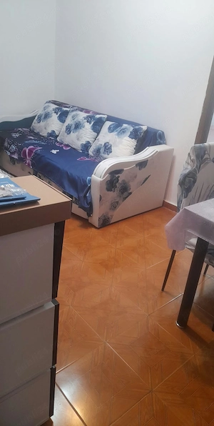 Vând apartament cu două camere Bocșa piață