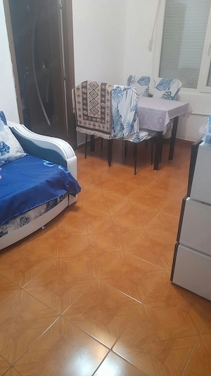 Vând apartament cu două camere Bocșa piață - imagine 2