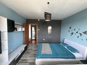 Gheorghe Lazar - Etaj intermediar cu LIFT - Decomandat - Centrala proprie - Pretabil AirBnb