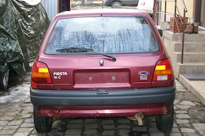 Dezmembrez ford fiesta 1.1 benzina, an 1990-1995 - imagine 5