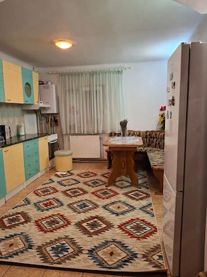Apartament de închiriat 3 camere și 2 băi în zona 1 mai (în spatele Spitalului Județean) - imagine 4
