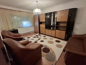 Apartament de închiriat 3 camere și 2 băi în zona 1 mai (în spatele Spitalului Județean) - imagine 2