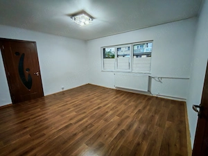Vând apartament în zona Soarelui  - imagine 2