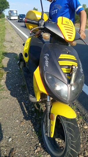 scuterul mergea înainte dar sa stricat la un tinp il am de 5 luni trebuie scimbat ser motor de 125 m