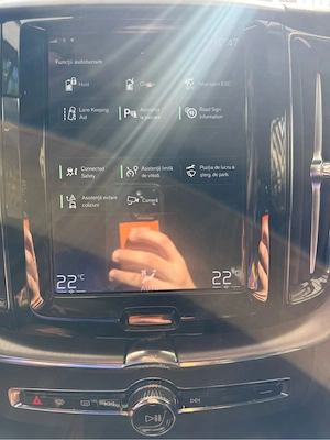 Volvo XC60 T8 Plug-in Hybrid  - imagine 8
