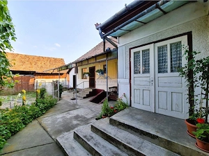 Casa individuala \ 1500 mp teren \ Tarnaveni - imagine 2