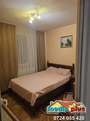  DE VÂNZARE   Apartament 3 camere în Micro 16, Galați - imagine 2