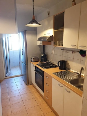 Închiriez ap 2 camere